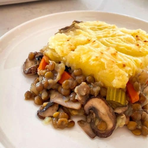 Healthy Mushroom and Lentil Pie with Gravy [Oil Free] This Healthy Kitchen